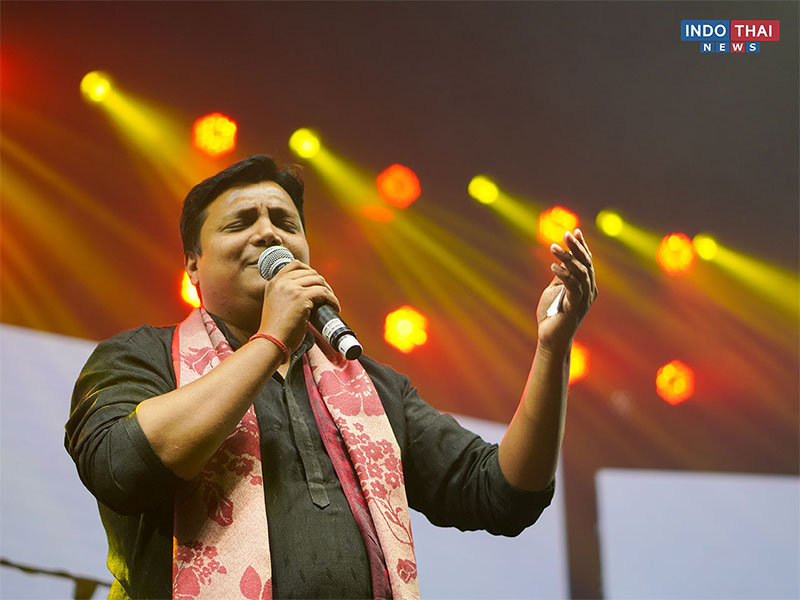 Prabudha Saurabh, mesmerized the audience with his profound words & soulful renditions